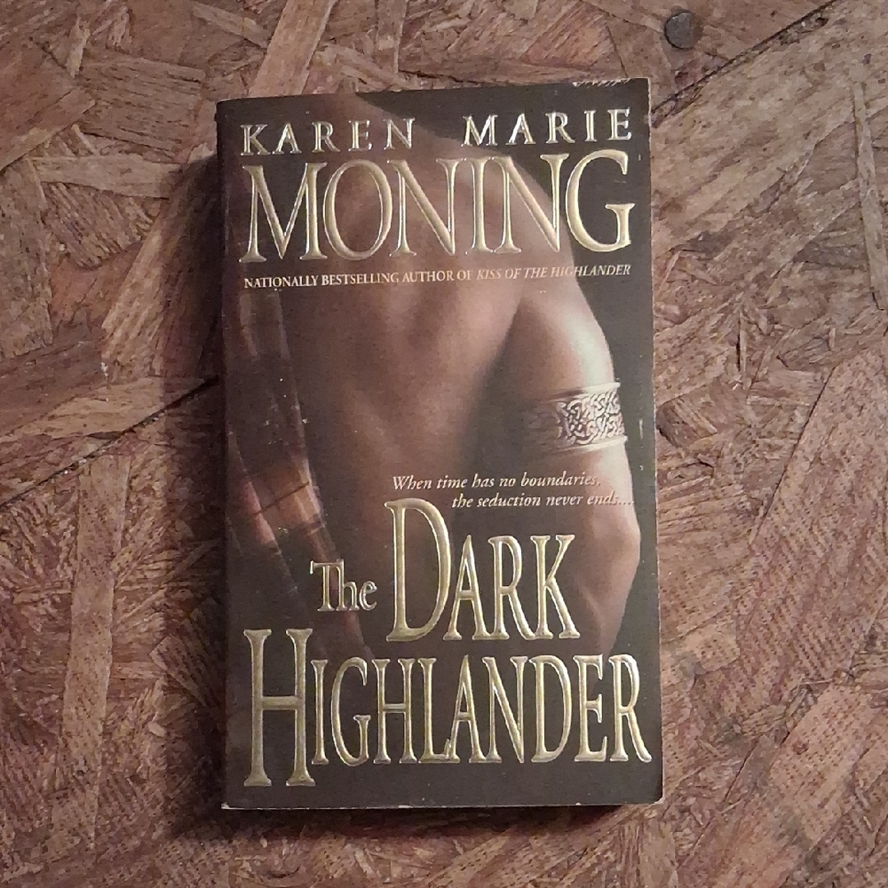 The Dark Highlander - Brown Cover